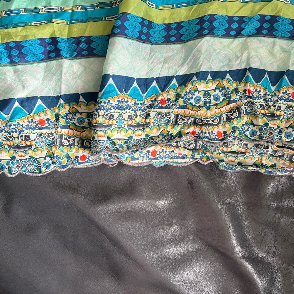 Johnny Was Multicolor Floral Geometric Patchwork silk Tunic - Teal, Pink, Green - Picture 6 of 7